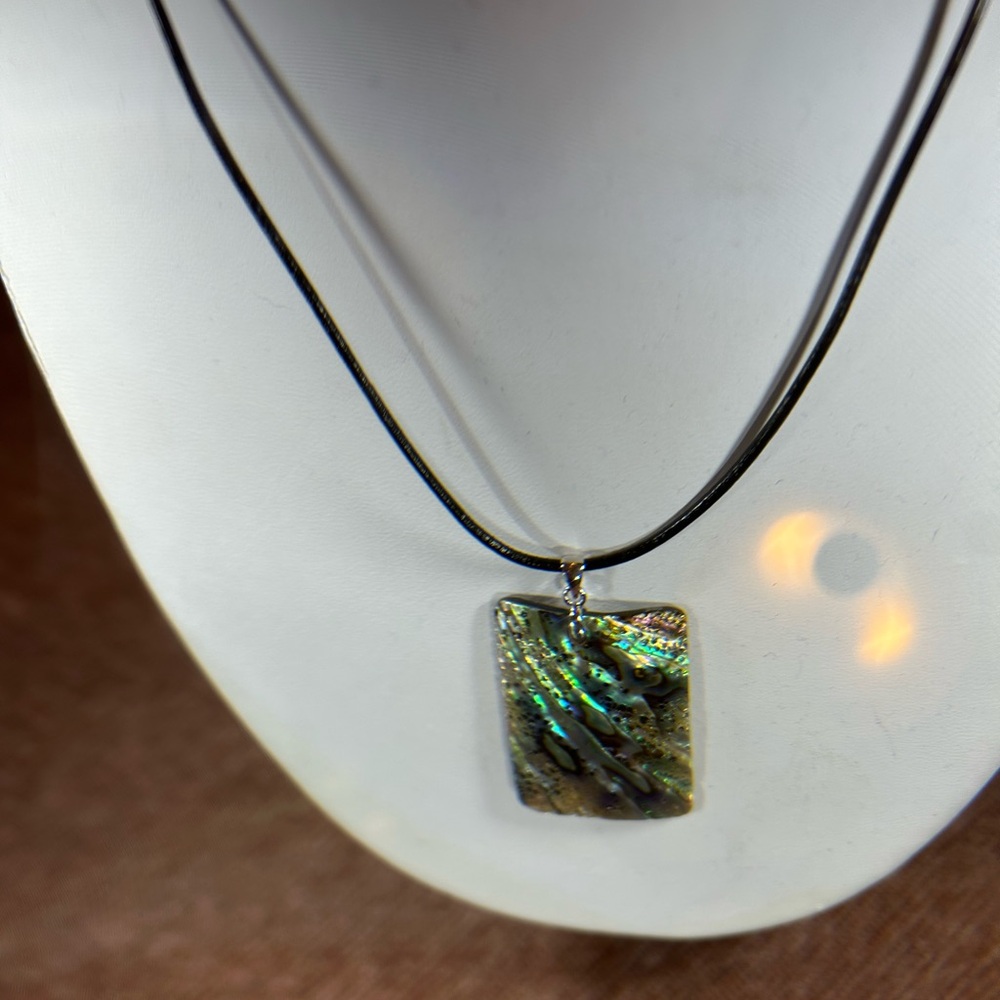 Abalone Shell Pendant - image 4